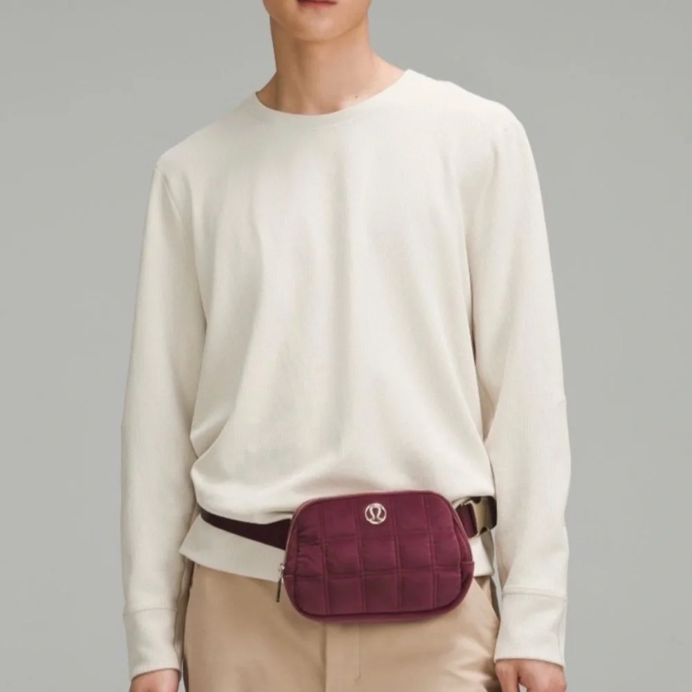 NWT Lululemon Athletica Everywhere Belt Bag 1L
Quilted Velour in Wine Berry - Picture 4 of 5